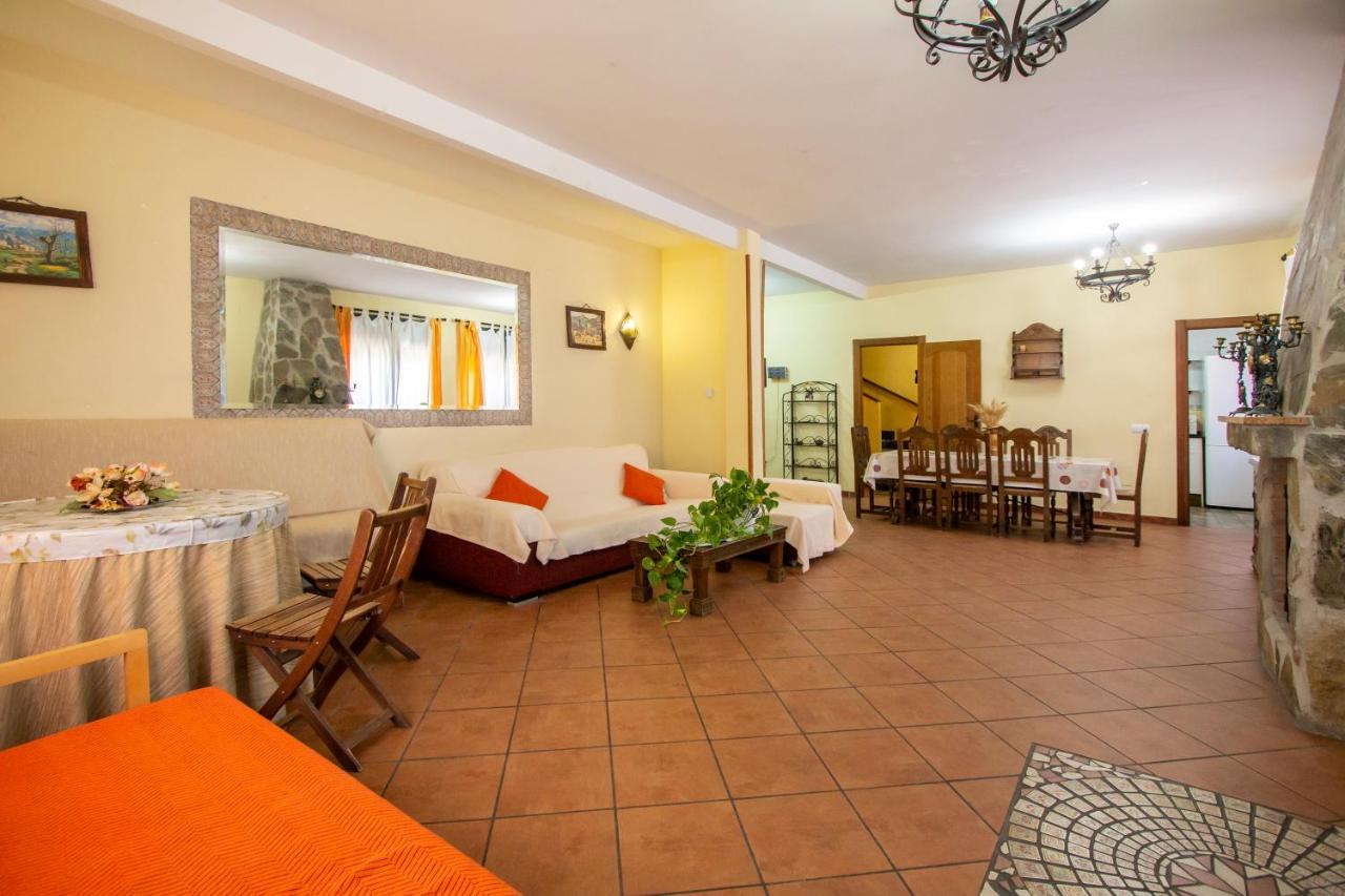 Casa Rural Las Eras Valdelaguna ภายนอก รูปภาพ