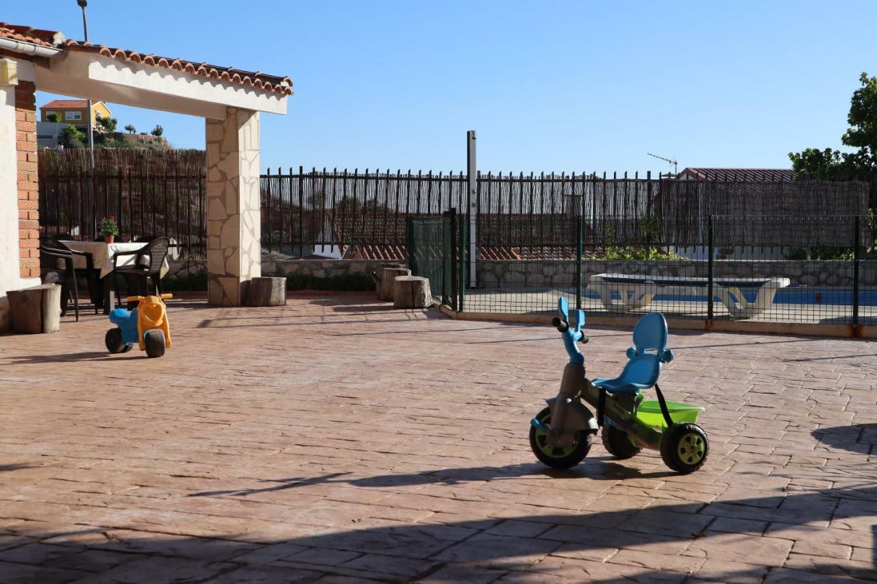 Casa Rural Las Eras Valdelaguna ภายนอก รูปภาพ